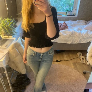 Svart blus - Jättegullig svart blus ifrån Lindex, knappt använt i storlek S