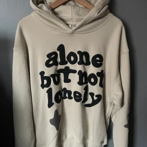 Broken Planet Hoodie - Nyskick Storlek - True to size M Säljer pga används inte längre Pris kan diskuteras 