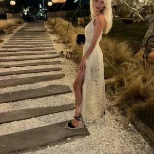 Långklänning - Jättefin långklänning med öppen slits där framme, använd 1 gång! Köpt i Portofino i Italien