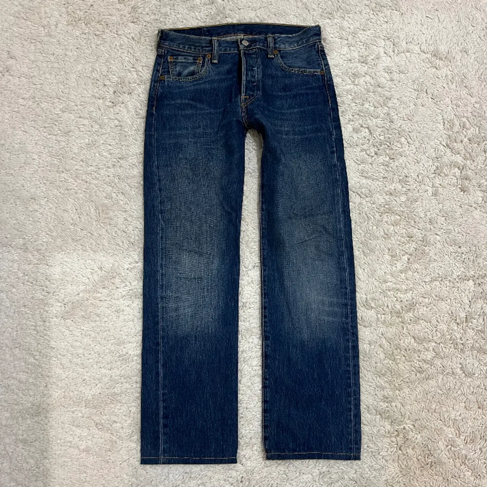 Levi’s baggy/straight jeans, i perfekt skick 💕. Jeans & Byxor.