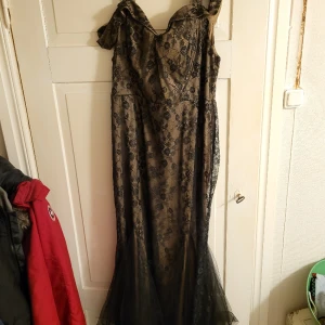 Klänning  - Ny bal klä