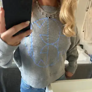 Super snygg collage tröja med Dagmar märket ❤️