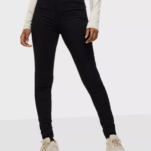 Mile high super skinny (Levi’s) - Nya Levi’s jeans, använda 2/3 gånger så i nyskick.