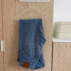 Levis Jeans  - Levis 501 93 style. Waist 30 Lenght 34. Är egentligen gjorda för män men sitter bra ändån. 