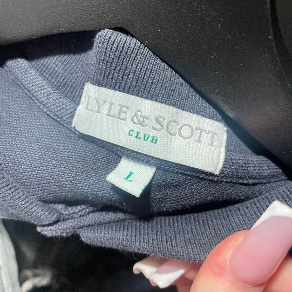 Limiterad tröja collab mellan lyle and scott och galvin green - 90