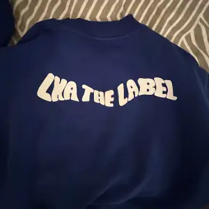 Sweatshirt från LXA, storlek S. Säljer då jag inte tycker om färgen, har använt den 5-7 gånger.