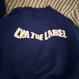 Sweatshirt från LXA  - Sweatshirt från LXA, storlek S. Säljer då jag inte tycker om färgen, har använt den 5-7 gånger.