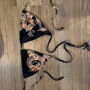 Bikini - Bikini topp Shein storlek L men väldigt liten passar A kupa