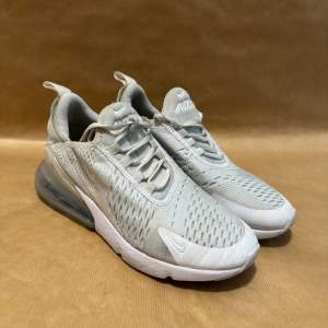 Nike Air Max 270 storlek 38 bra skick 