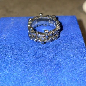 Chrome hearts ring 🤍🩶 - Ny ring använder sällan 
