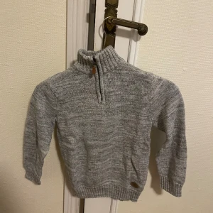 Tröja - Bra skick, använd någon gång 