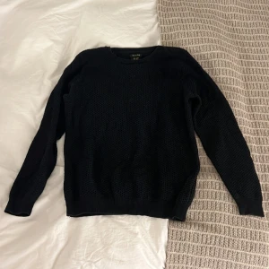 Svart college tröja ❤️ - En riktigt mysig och snygg tröja från Massimo Dutti❤️