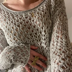 Stickad tröja <3 - Säljer denna fina tröja då den inte kommer till användning ❤️