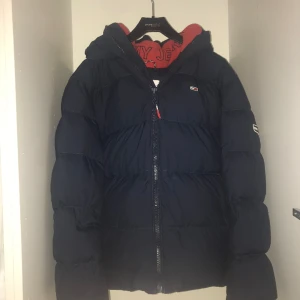 Vinterjacka  - Jacka ifrån Tommy hilfiger Nypris 2600kr