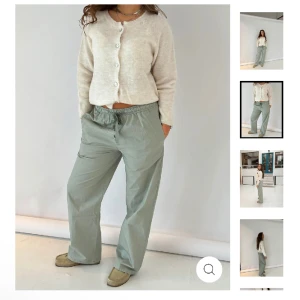 Styledrop cph byxor - Så snygga byxor från styledrop cph som är helt nya o utan defekter🤍Passar mig som är 170 men tror även de funkar för lite längre🥰 Säljer då de tyvärr inte va min stil🫶