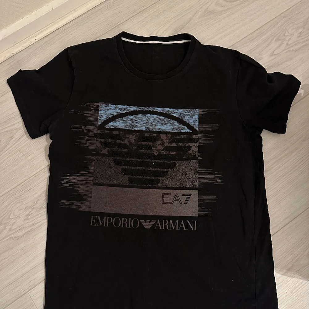 Tshirt emporioArmani . T-shirts.
