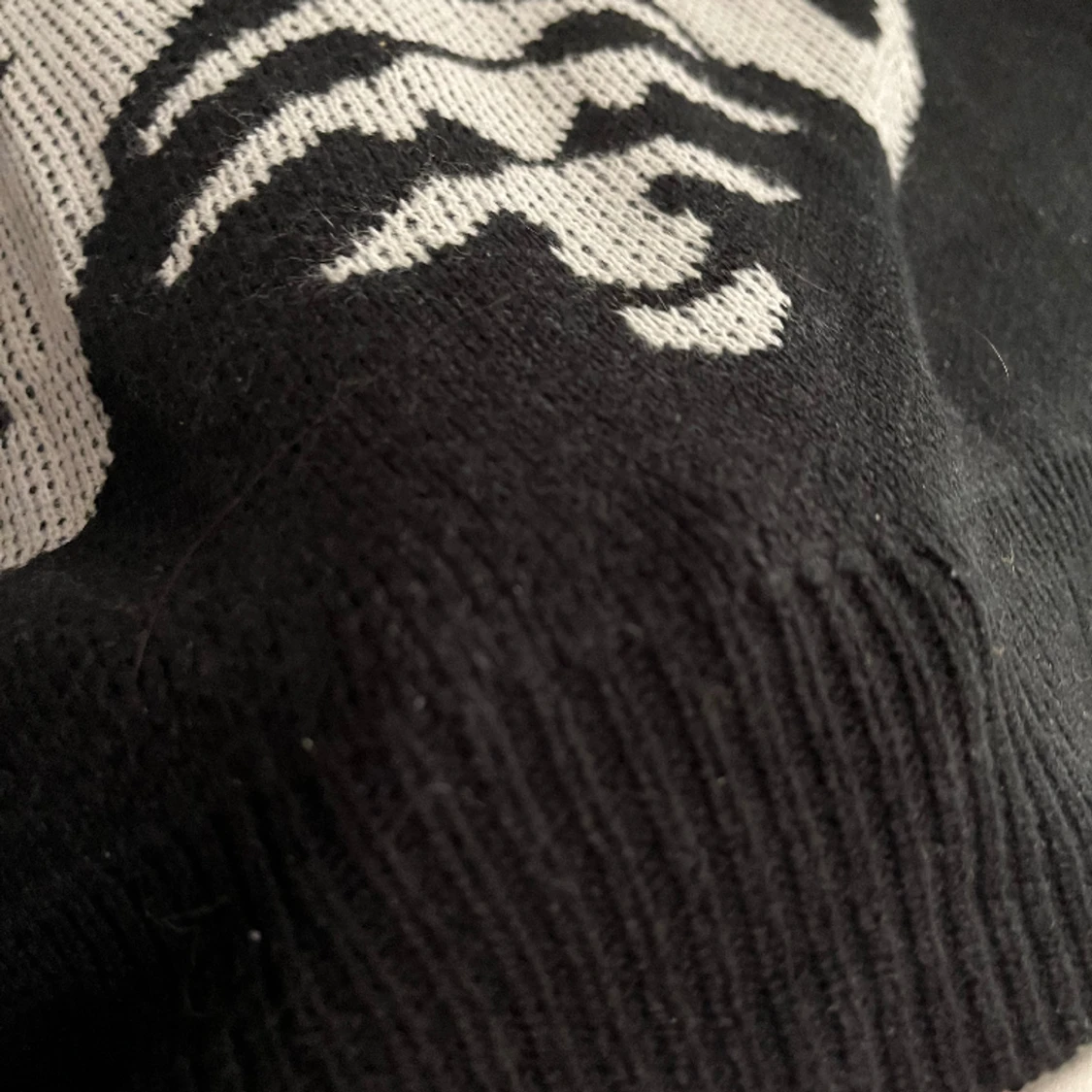 ”Grunge” stickad tröja  - 90