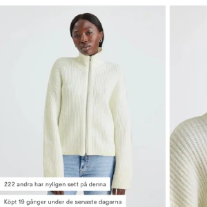 Stickad kofta  - Så fin vit stickad kofta med dragkedja 🤍🤍inte använd mycket  