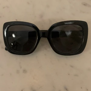 Solglasögon  - Snygga coola solglasögon! 