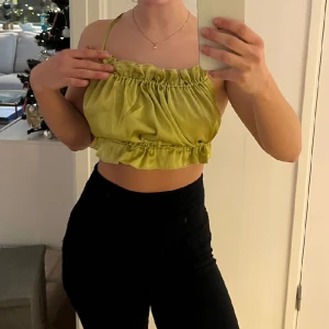 Topp Nakd - Grön knyt topp från Nakd. Aldrig använd endast provad!