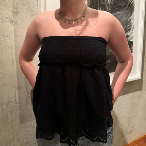 Multifunktionell topp - Detta plagg är egentligen en kjol - men funkar minst liks bra att förvandla till en topp! Skön och jättepraktisk till sommaren🥰 