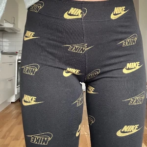 Nike tights - Andvända en gång och köpta på stadium men vet ej hur mycket jag köpte för, ni kan köpa direkt via ”köp nu”