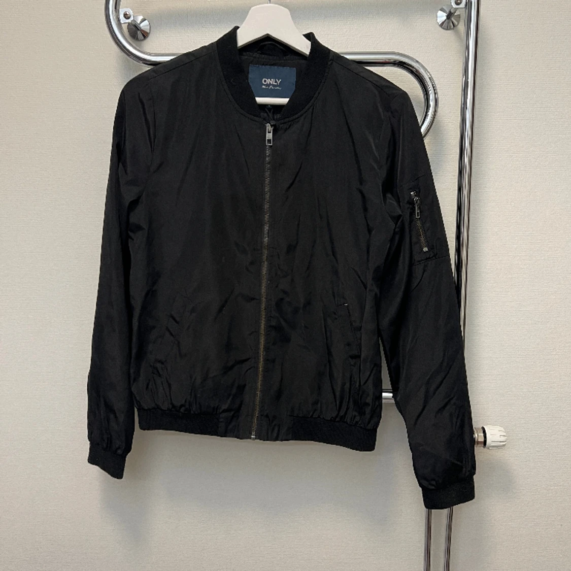 Tunn bomberjacka 