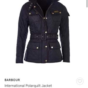 En mycket fin barbour jacka i helt nyskick, riktigt kap då den är som ny men ändå sänkt med mycket.   Nypris: 3600kr  Jag står för frakten ❤️ Först till kvarn 💕