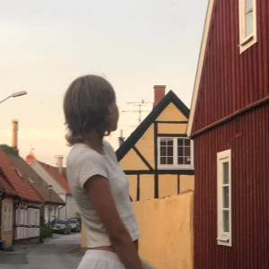 Brandy Melville Ashlyn Top - Jätte gullig Brandy Melville top🤩 Använd fåtal gånger💗 skriv om du har några frågor🥰 Nypris:234kr💕