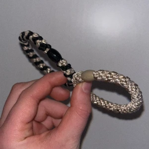 Kknekki - Säljer 2st kknekki armband för 50kr. Aldrig använda då jag inte gillar färgerna på dem. 