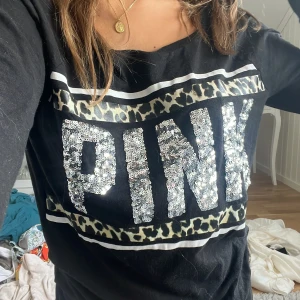 Victoria secret leopard  -  Supersöt leopard top från PINK/VS. Bra skick 