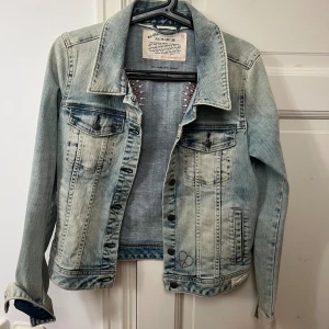 Odd Molly jeansjacka - Använd vid ett tillfälle så i mkt fint skick. Strl 2.