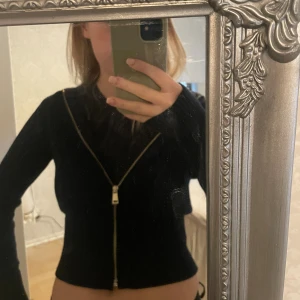 Zara kofta  - Jättefin marinblå kofta från zara 