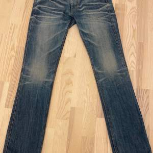 Säljer dessa extremt Feta vintage Jeans från Acne Studios   Både passform och Washen påminner väldigt mycket om Dior Jeansen från Hedi Slimane eran   Storlek 30/32   Om du har frågor är det bara att hör av dig !