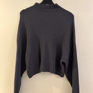 Stickad tröja - Stickad tröja från Zara. Bra skick