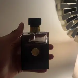 Versace parfume 65ml kvar av 100 ml