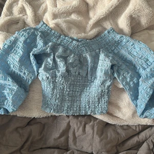 Topp - Jättesöt topp i blå ❤️