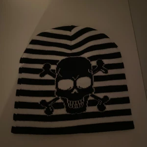 Mössa - Dö skalle mössa☠️