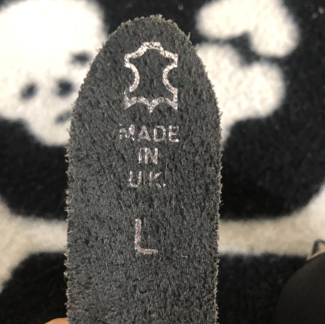 svart läderbälte med nitar - 92