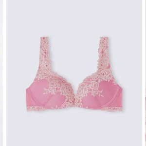 Intimissimi bh - Bh från intimissimi i modellen Superpushup-behå Gioia pretty flowers i storlek 75B. Den är aldrig använd och säljer pågrund av fel storlek.