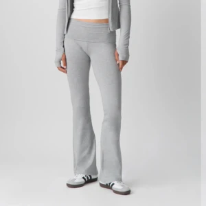 Yoga pants - Grå yoga pants från Gina tricot🩷använt skick!