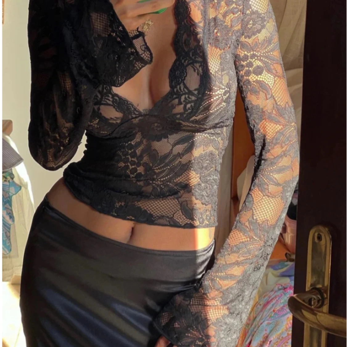 Venderby’s Pretty lace top  - 90