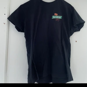 Spendrups t-shirt  - Ok skick priset är absolut diskuterbart och har du funderingar så tvecka inte på att höra av dig 🥰