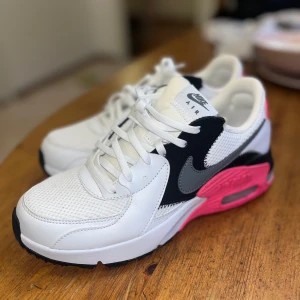 Nike air Max  - Ny skick på damskor i storlek 40. 
