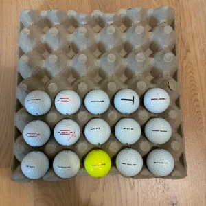 Titleist golfbollar  - Begagnade golfbollar, vissa har fläckar men annars bra skick