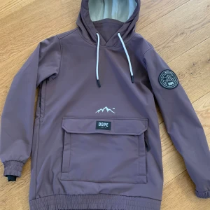 Dope skidjacka - Fin skidjacka, knappt använd. Stl xxs men passar även xs.