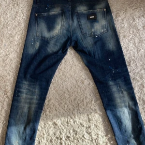 Dsquared2 jeans  - Bra skick men för liten och knappt använd.