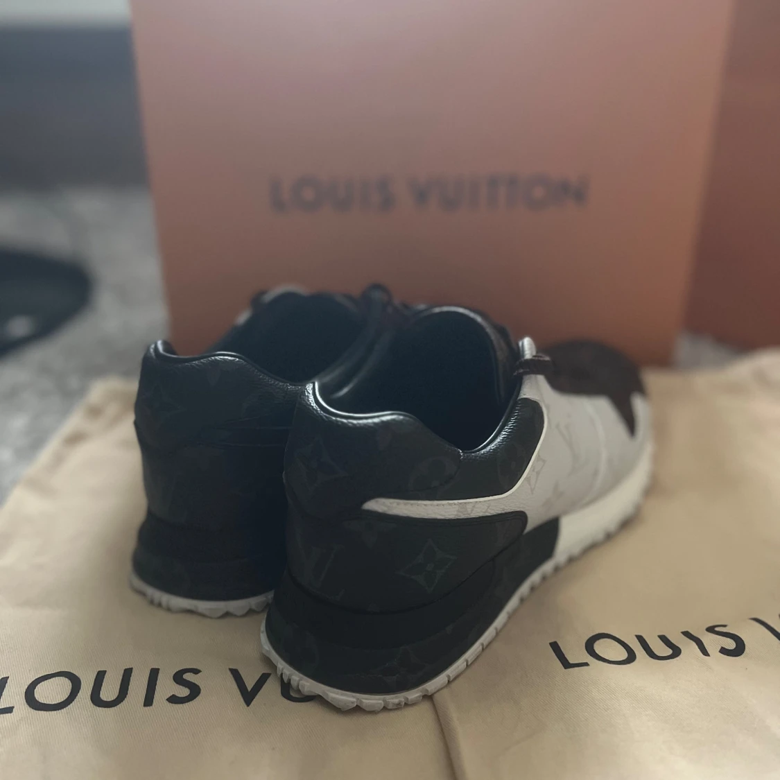 Louis Vuitton trainers - 90