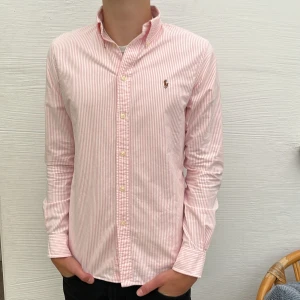 Ralph lauren skjorta  - Snygg Ralph lauren skjorta i bra skick 9/10 inga defekter. Storlek M passar M/S. Nypris 1599