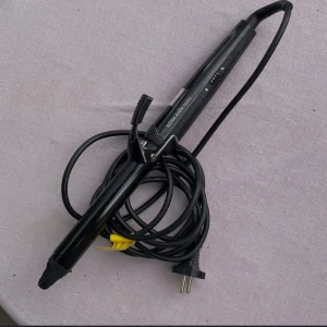 OBH Nordica Björn Axén 3110 Touch Locktång 25mm.  - OBH Nordica Björn Axén 3110 Touch Locktång 25mm. Näst intill oanvänd. Mycket öppen för prisförslag. Kul om det kommer till användning!  